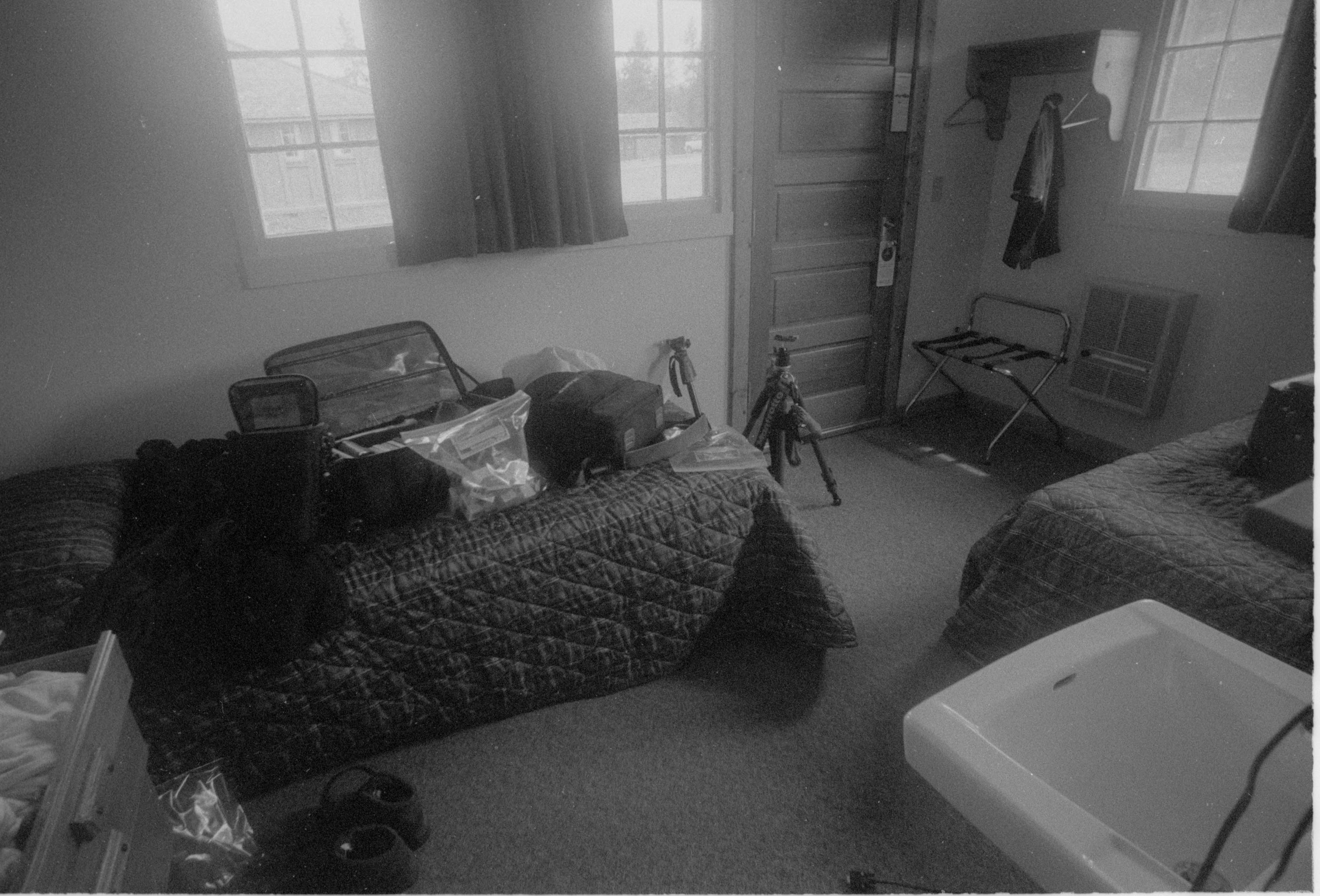 000610 A26 Old Faithful Lodge Cabin