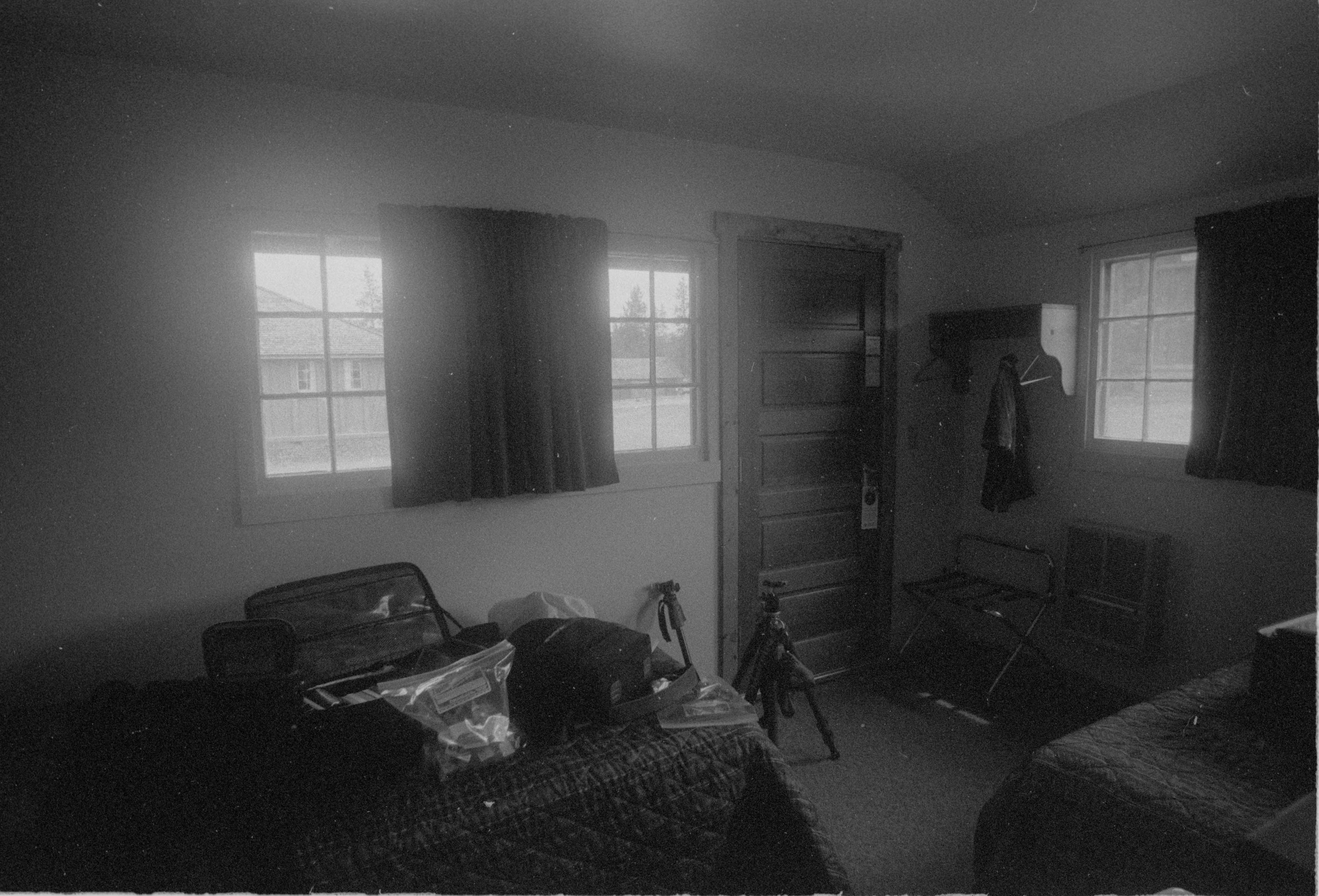 000610 A27 Old Faithful Lodge Cabin