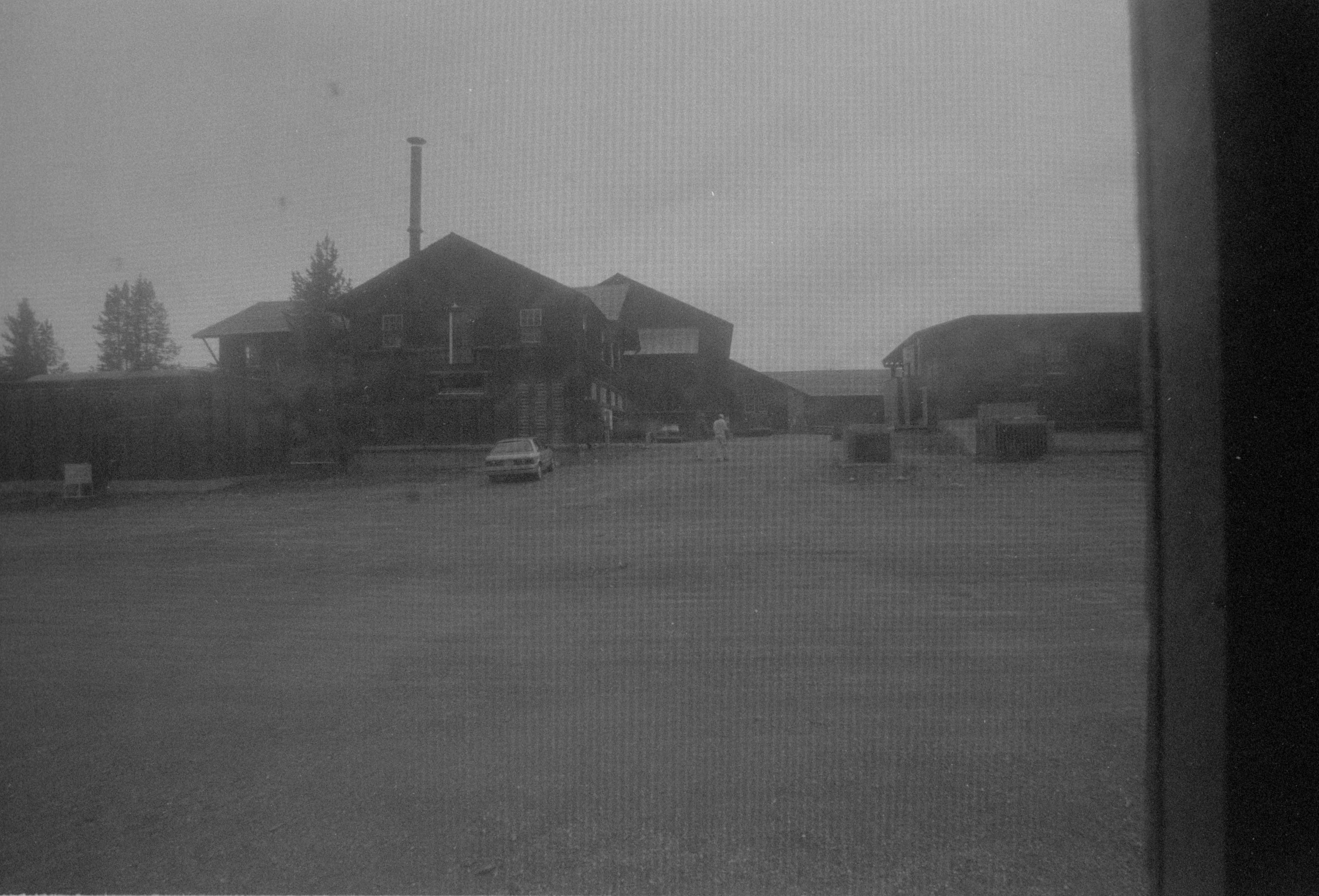 000610 A29 Old Faithful Inn