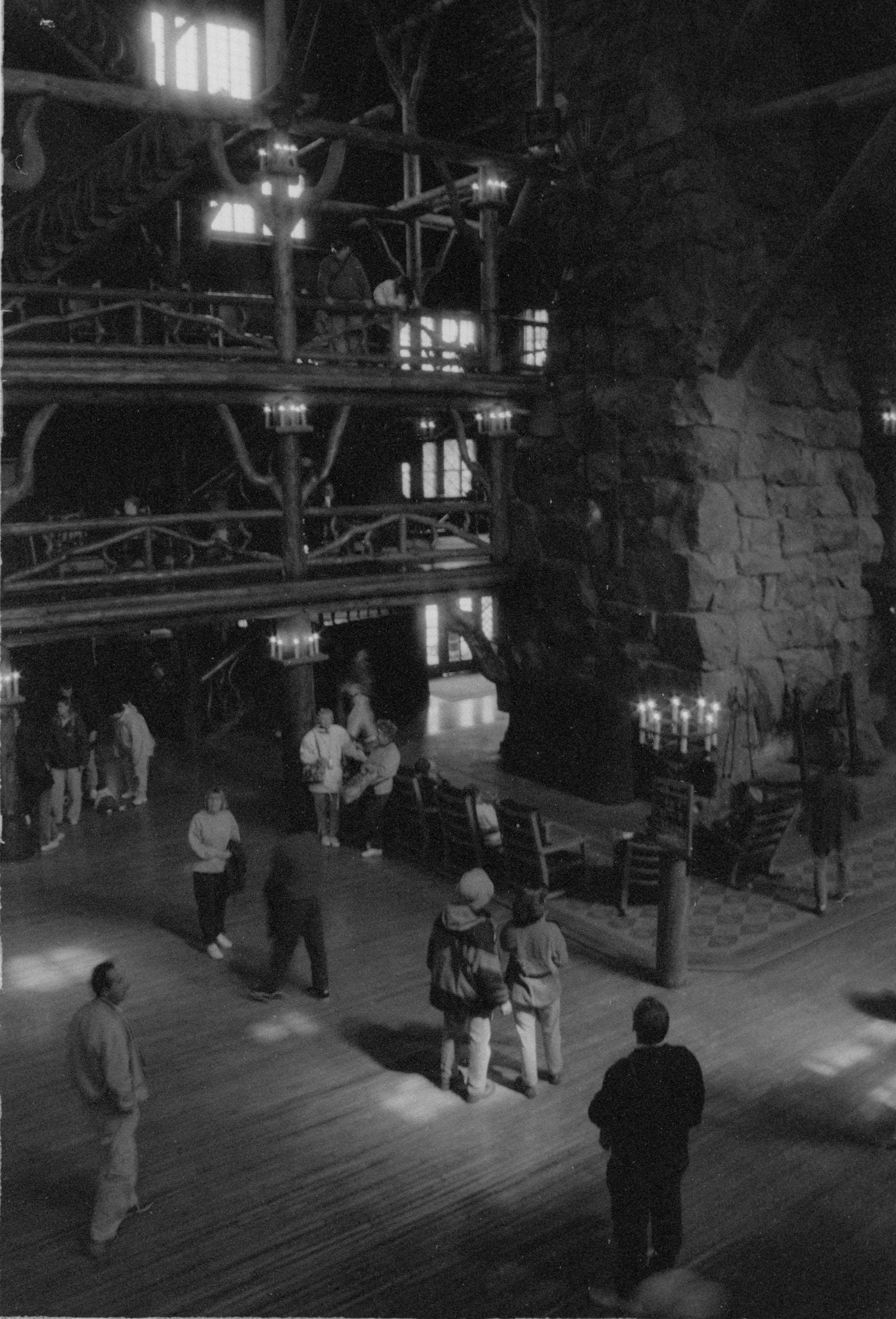 000610 A35 Old Faithful Inn