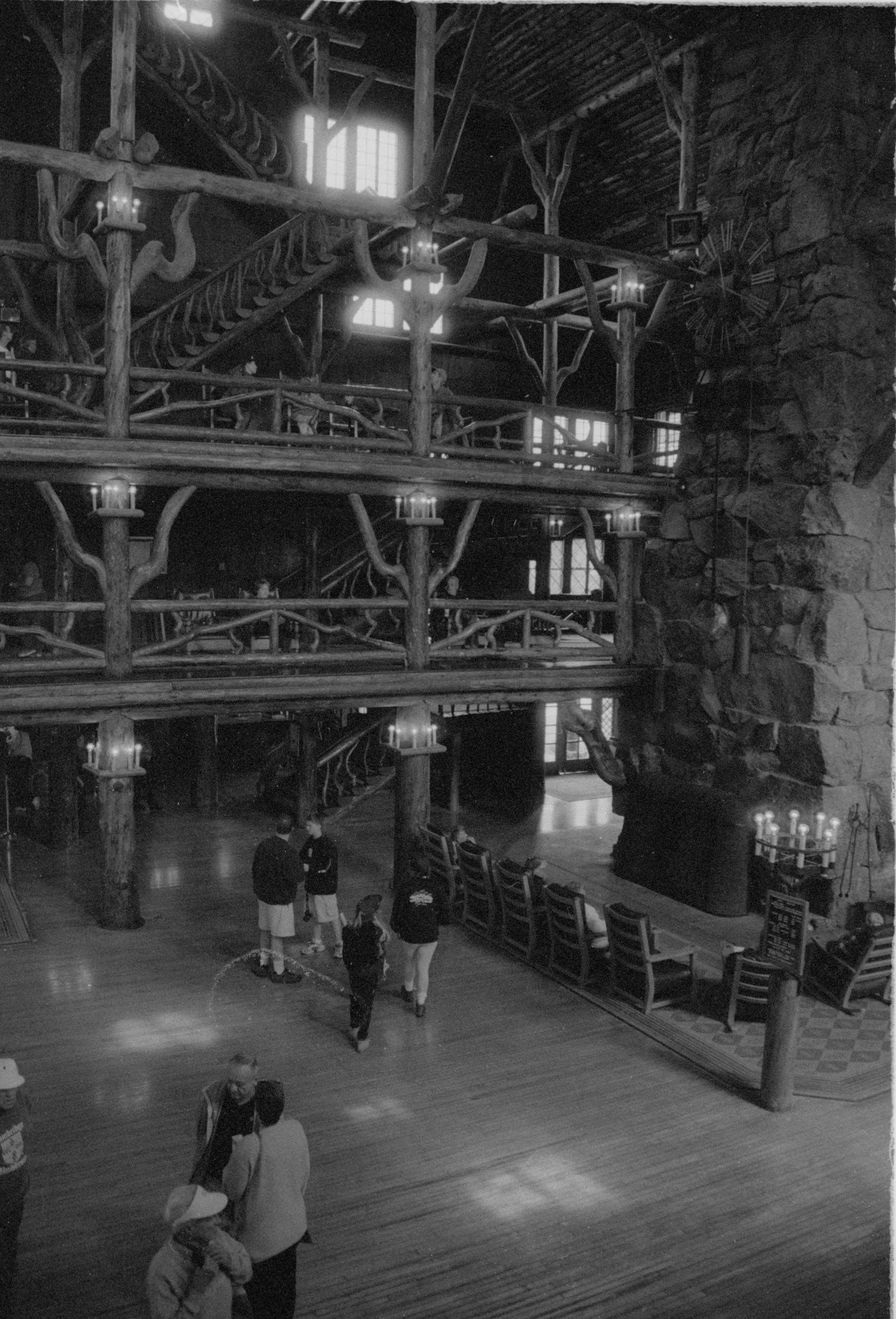 000610 A36 Old Faithful Inn