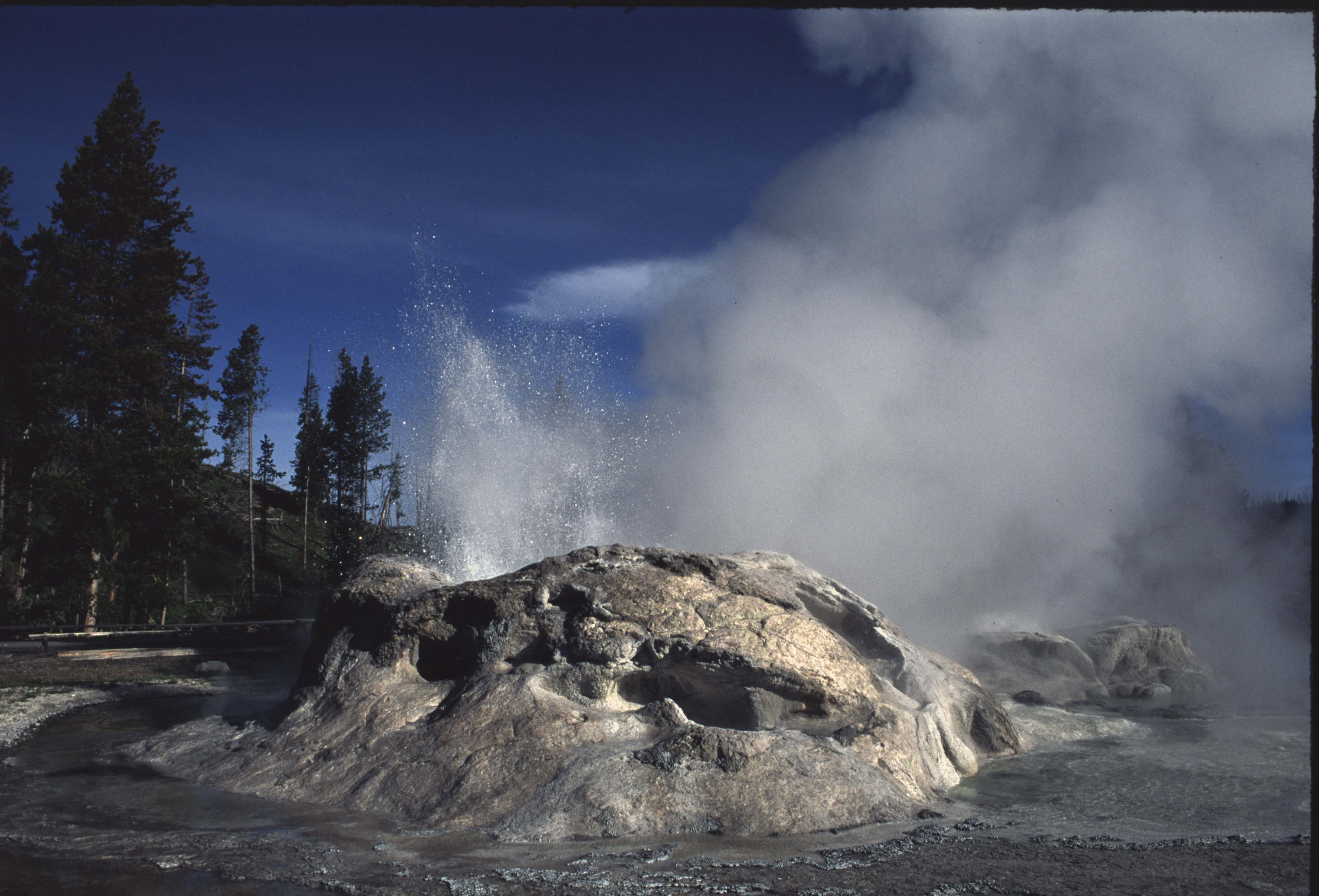 000611 B03 Grotto Geyser