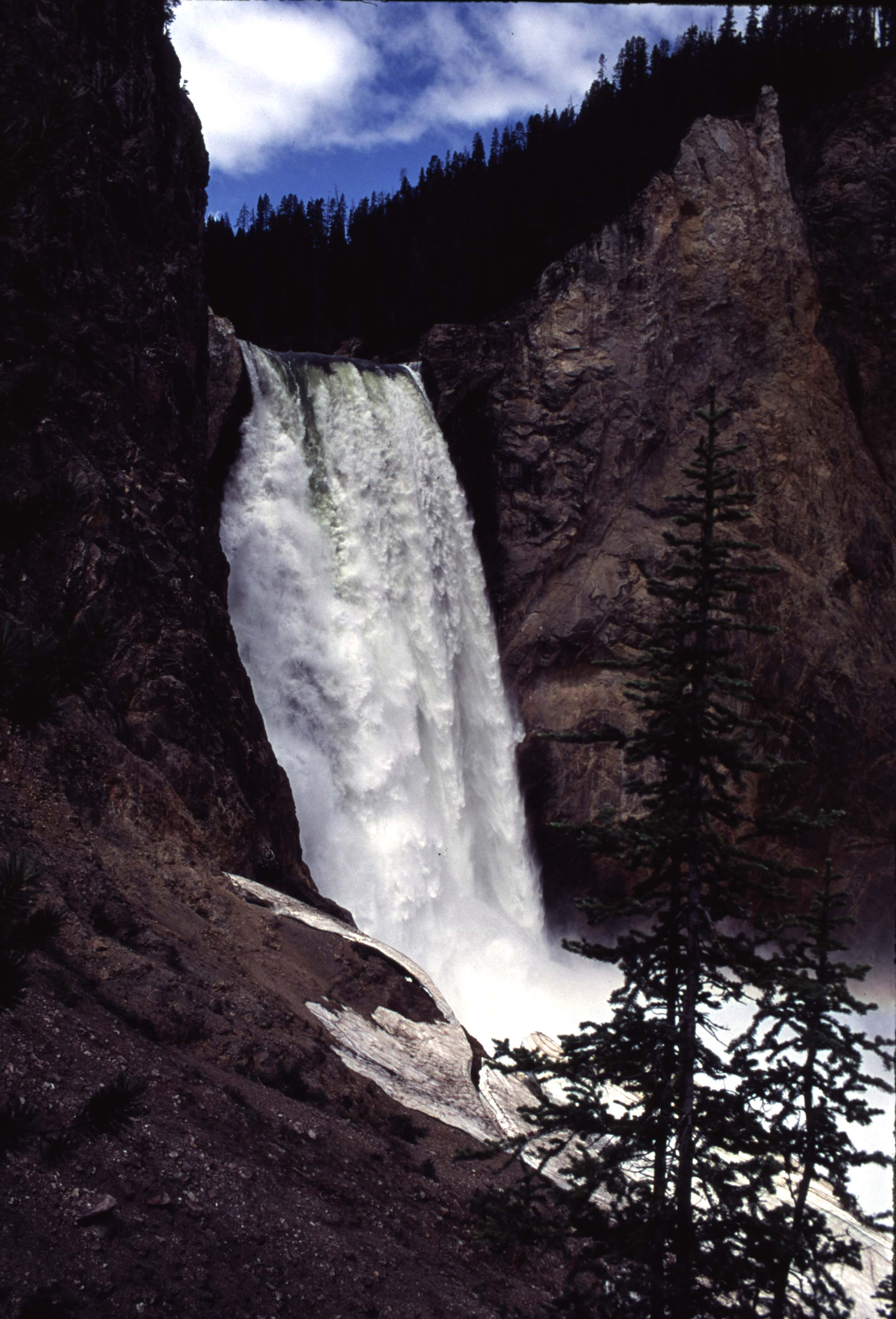 000613 H25 Uncle Toms Trail View