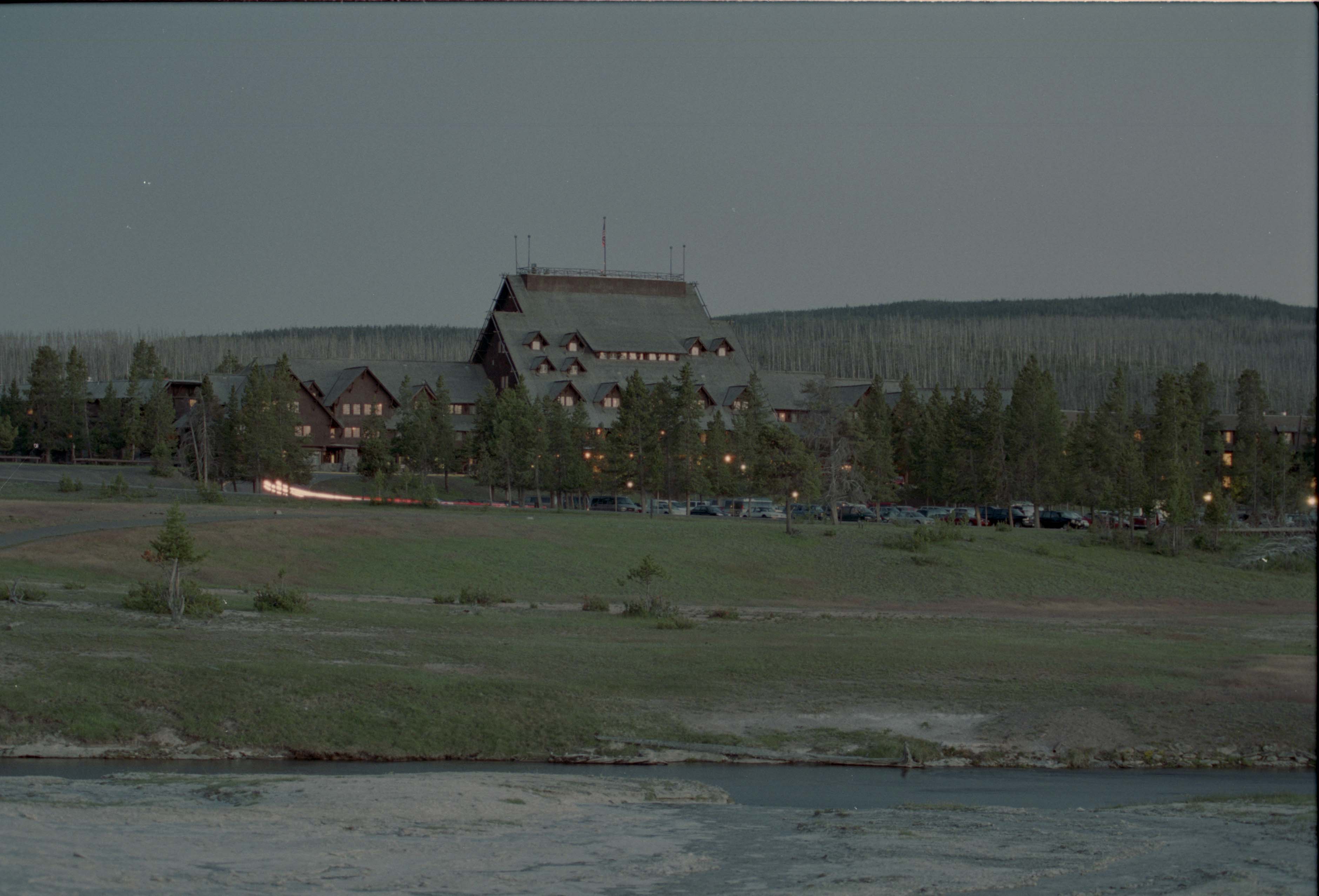 000616 M320 Upper Basin  Moonrise
