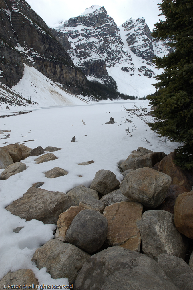    Moraine Lake, Banff National Park, Albert, Canada