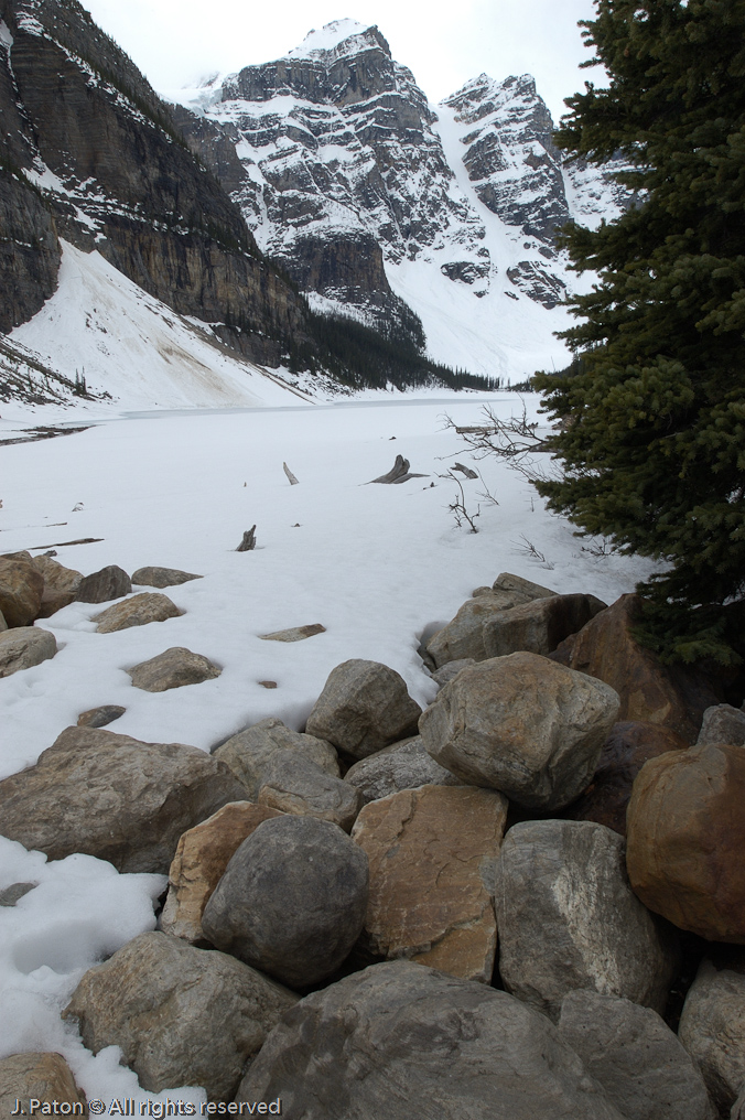    Moraine Lake, Banff National Park, Albert, Canada