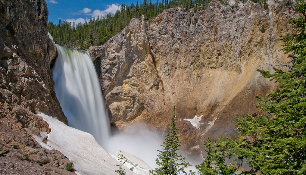 View of the Lower Falls   Uncle Tom's Trail, Yellowstone National Park