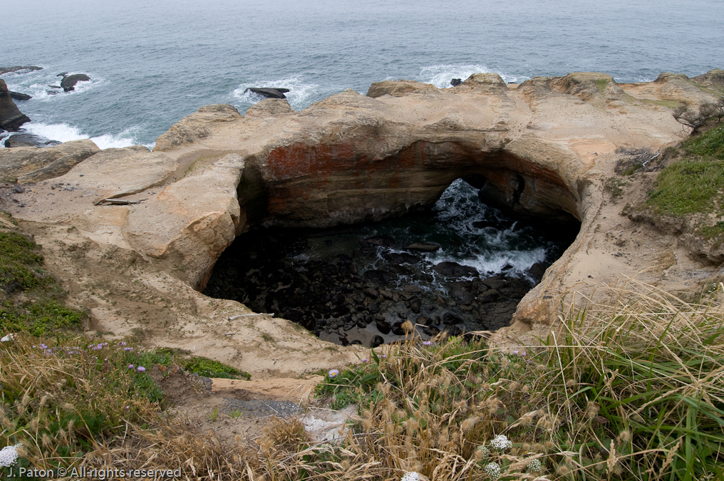 Devil's Punchbowl   Devil's Punchbowl Oregon State Park