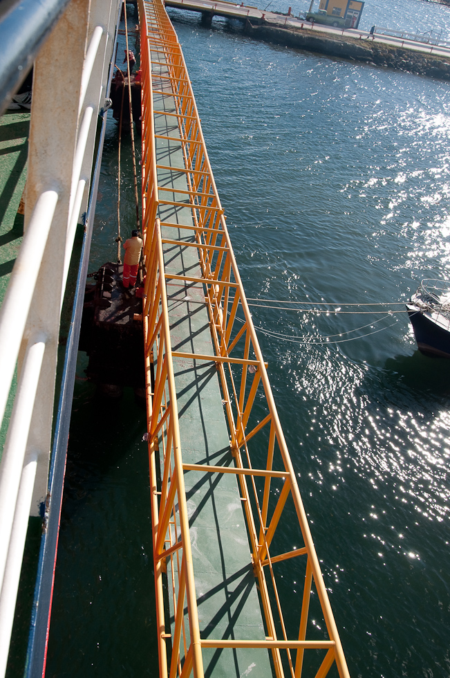 Docking   Puerto Natales, Chile